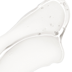 Textura en gel del limpiador Blemish + Age SkinCeuticals aplicada sobre piel