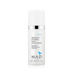 Vista lateral del Breakout Control Daily Moisturizer M.A.D.