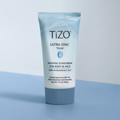Comparativa con y sin TIZO Ultra Zinc SPF 40 con color mostrando unificacion de tono