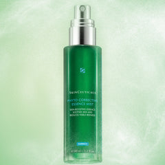 Pulverizado de Phyto A+ Essence Mist sobre piel