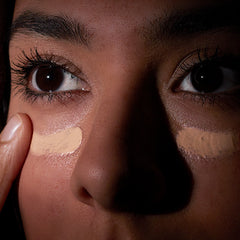 Medik8 Illuminating Eye Balm textura